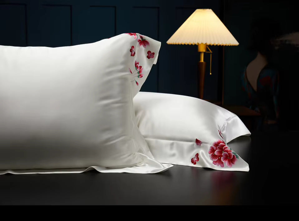 Taie d’oreiller luxe en soie 25 mommes – Broderie à la main Suzhou - Pivoine Impériale Le raffinement éternel