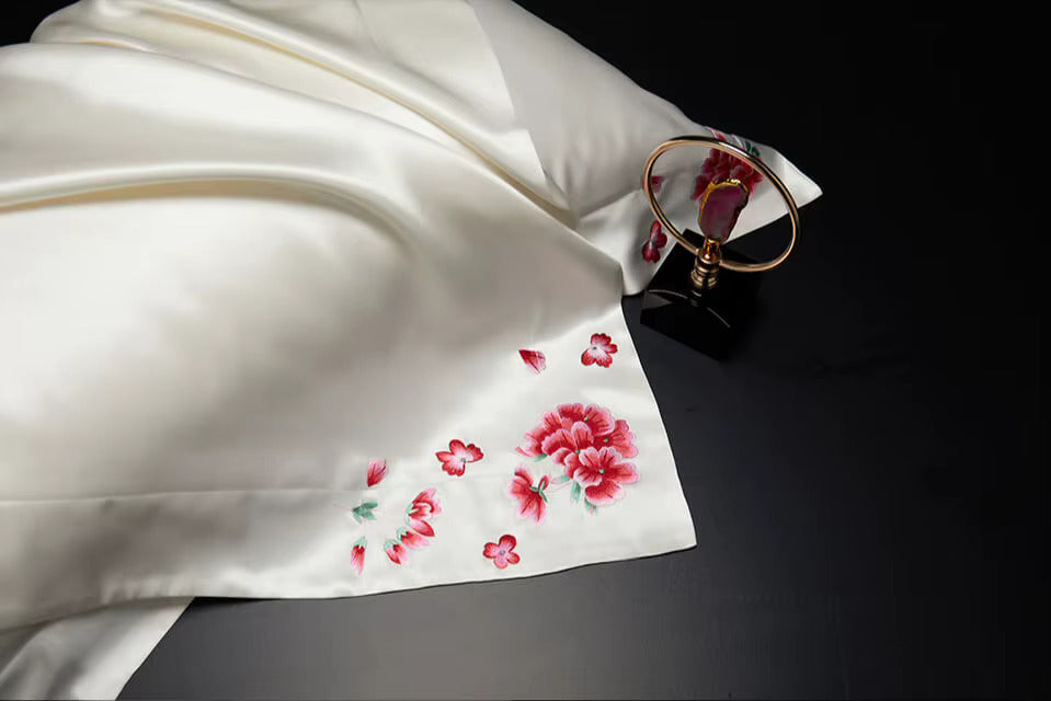Taie d’oreiller luxe en soie 25 mommes – Broderie à la main Suzhou - Pivoine Impériale Le raffinement éternel